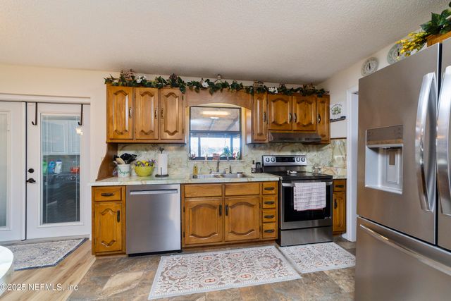 107 CHURCH LAKE Drive, Interlachen, FL 32148