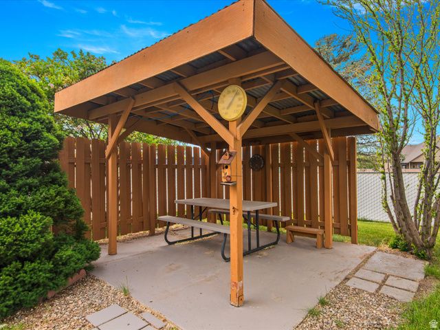 4043 S 5350 W, Hooper, UT 84315