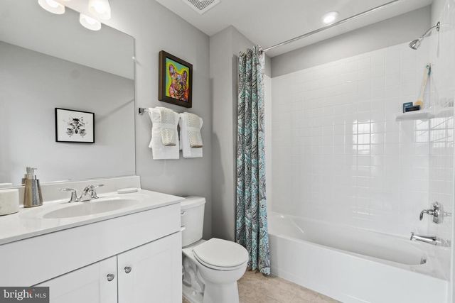 443 PRESIDENTS POINTE AVE, Ranson, WV 25438