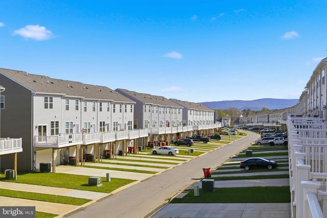 443 PRESIDENTS POINTE AVE, Ranson, WV 25438