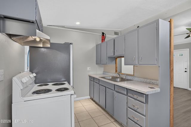255 WOODSIDE Drive, Orange Park, FL 32073