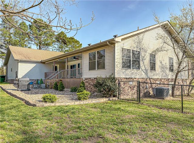 450 Crest Loop, Gassville, AR 72635