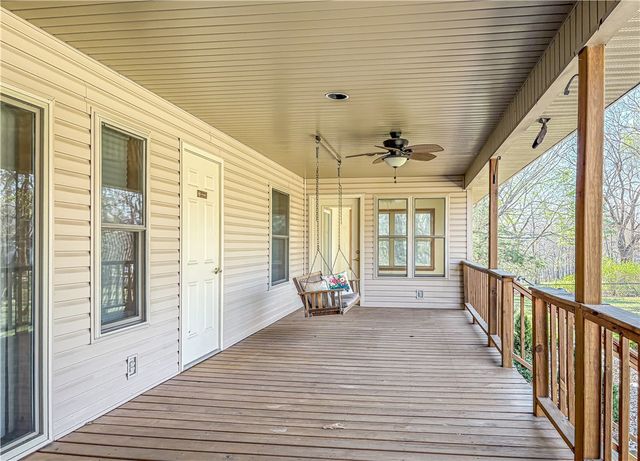 450 Crest Loop, Gassville, AR 72635