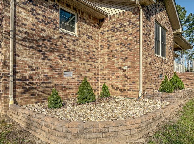 450 Crest Loop, Gassville, AR 72635