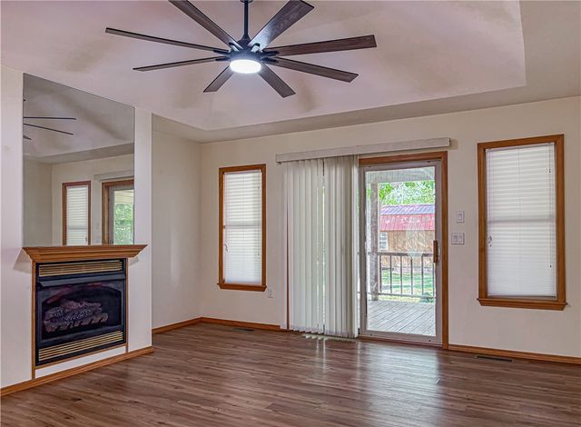 450 Crest Loop, Gassville, AR 72635