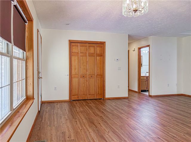 450 Crest Loop, Gassville, AR 72635