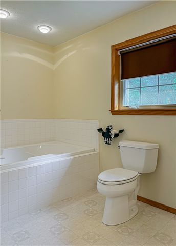 450 Crest Loop, Gassville, AR 72635