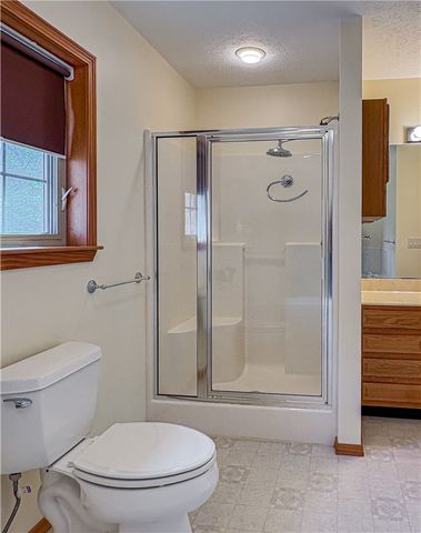 450 Crest Loop, Gassville, AR 72635