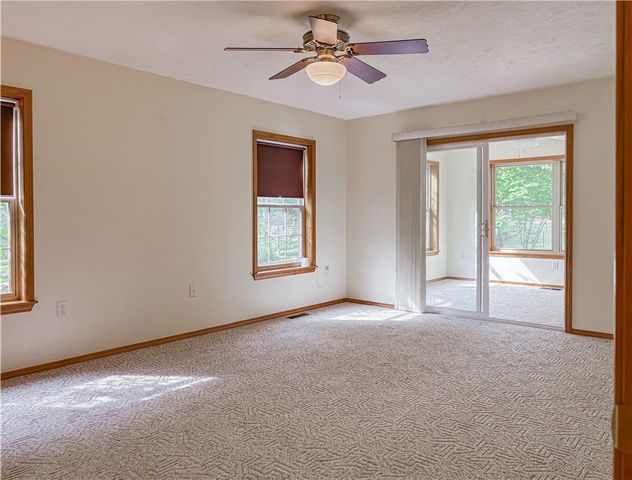 450 Crest Loop, Gassville, AR 72635