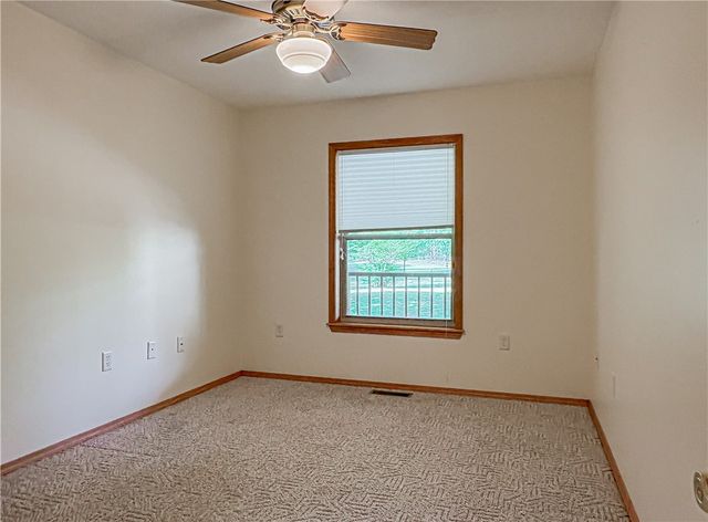 450 Crest Loop, Gassville, AR 72635