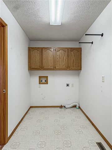 450 Crest Loop, Gassville, AR 72635