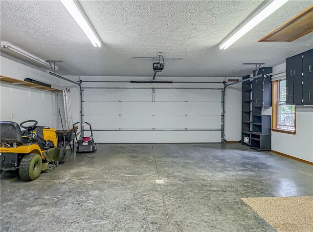 450 Crest Loop, Gassville, AR 72635