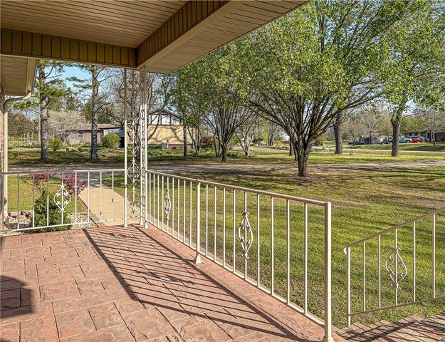 450 Crest Loop, Gassville, AR 72635