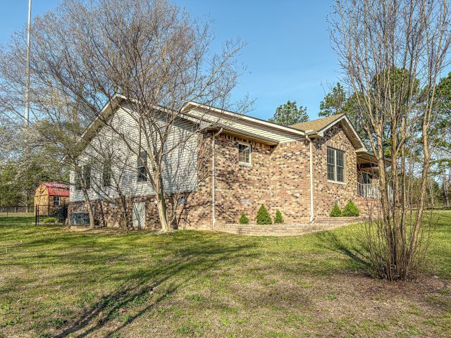 450 Crest Loop, Gassville, AR 72635