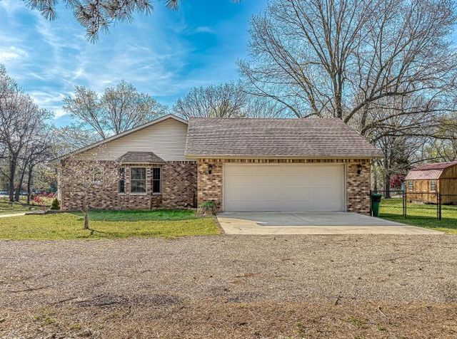 450 Crest Loop, Gassville, AR 72635