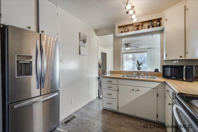 3602 DUNN AVE, Cheyenne, WY 82001