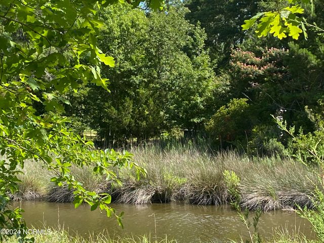 281 Winding Creek Drive, Oriental, NC 28571