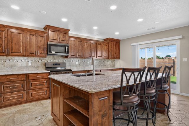 6466 Hurley Court NE, Rio Rancho, NM 87144