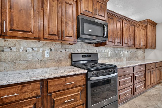 6466 Hurley Court NE, Rio Rancho, NM 87144