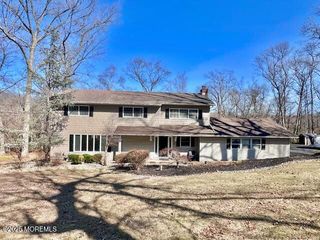 12 Warren Drive, Marlboro, NJ 07746