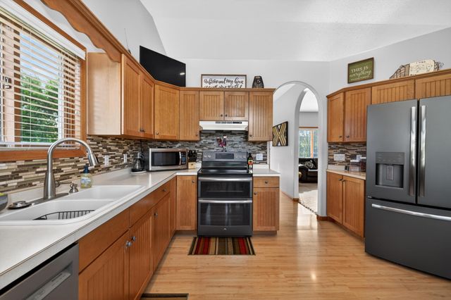 8018 Aquarius Drive, Fargo, ND 58104