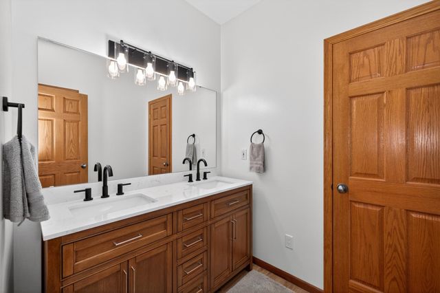8018 Aquarius Drive, Fargo, ND 58104