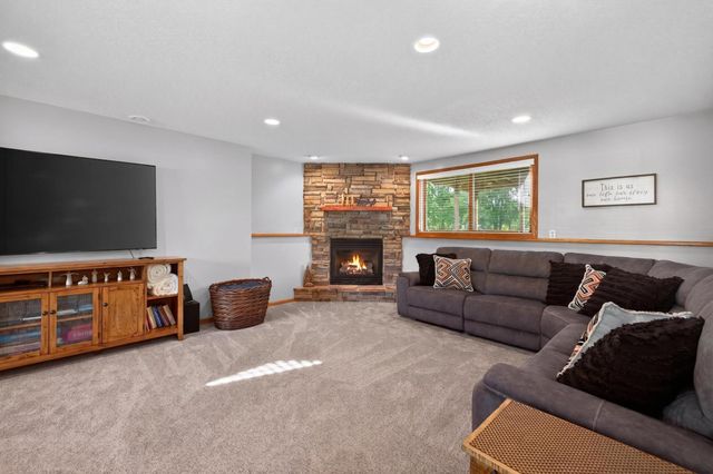 8018 Aquarius Drive, Fargo, ND 58104
