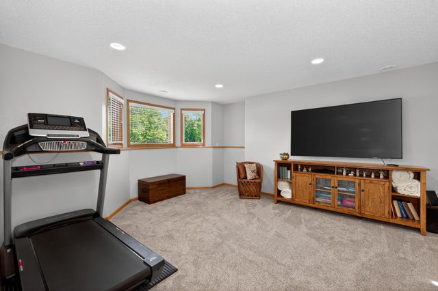 8018 Aquarius Drive, Fargo, ND 58104