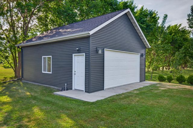 8018 Aquarius Drive, Fargo, ND 58104
