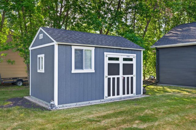 8018 Aquarius Drive, Fargo, ND 58104