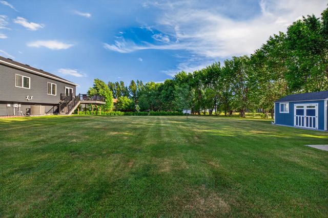 8018 Aquarius Drive, Fargo, ND 58104