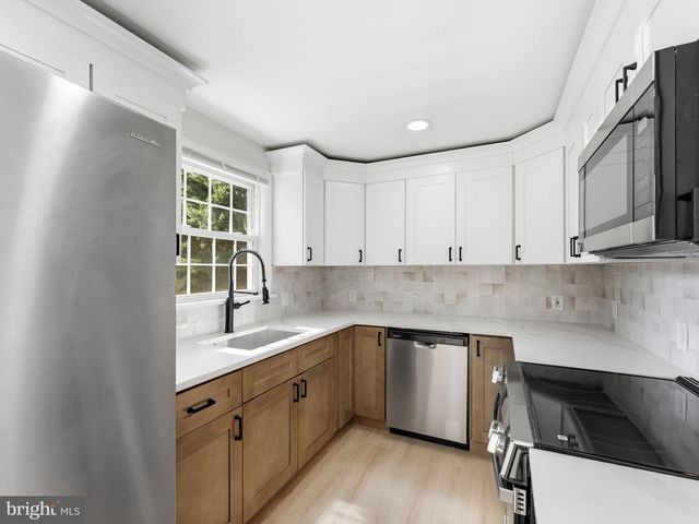223 N CROPWELL RD, Marlton, NJ 08053