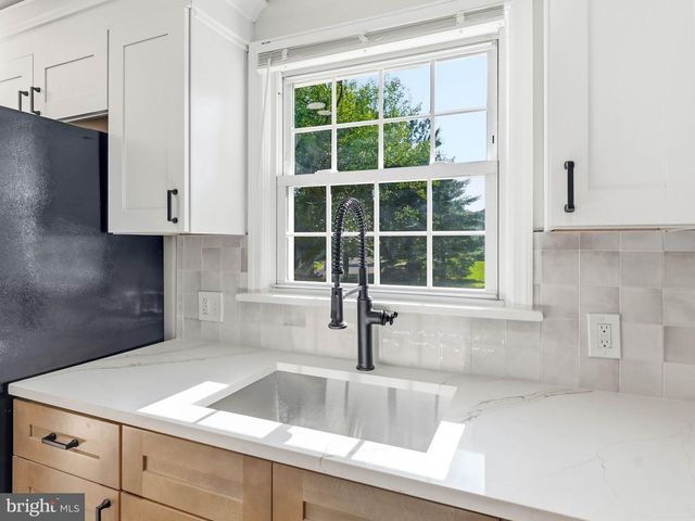 223 N CROPWELL RD, Marlton, NJ 08053