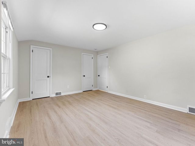 223 N CROPWELL RD, Marlton, NJ 08053