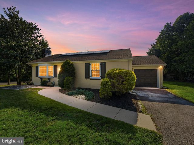 223 N CROPWELL RD, Marlton, NJ 08053