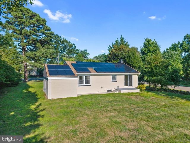 223 N CROPWELL RD, Marlton, NJ 08053