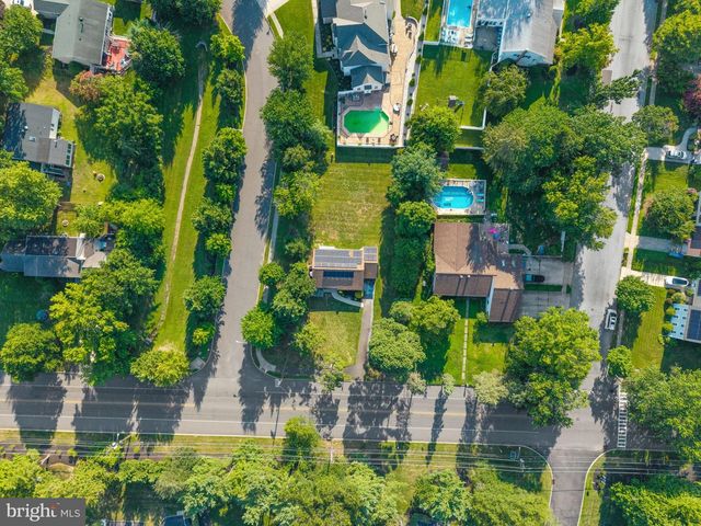223 N CROPWELL RD, Marlton, NJ 08053