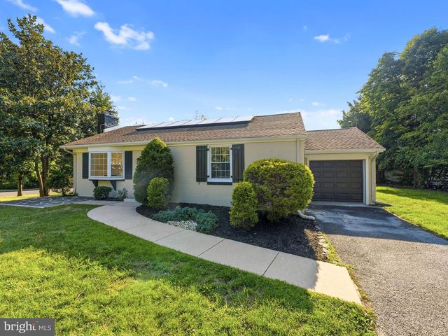 223 N CROPWELL RD, Marlton, NJ 08053