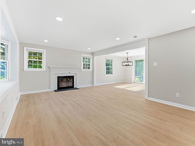 223 N CROPWELL RD, Marlton, NJ 08053