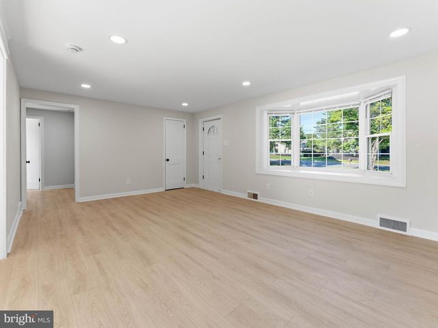 223 N CROPWELL RD, Marlton, NJ 08053