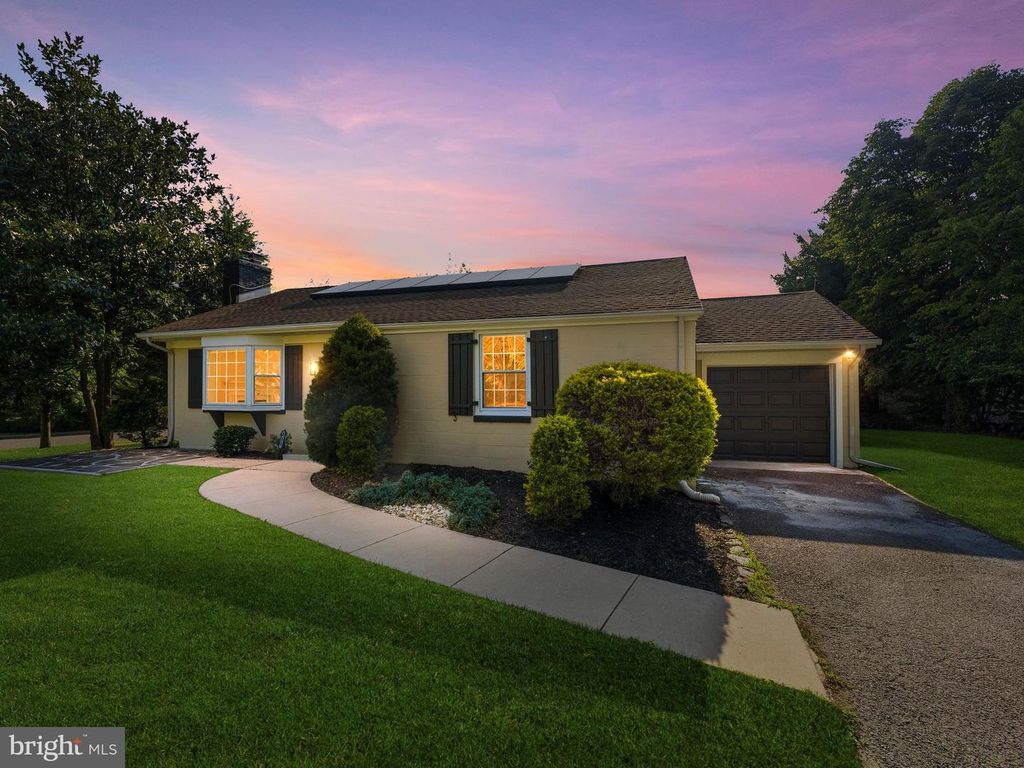 223 N CROPWELL RD, Marlton, NJ 08053