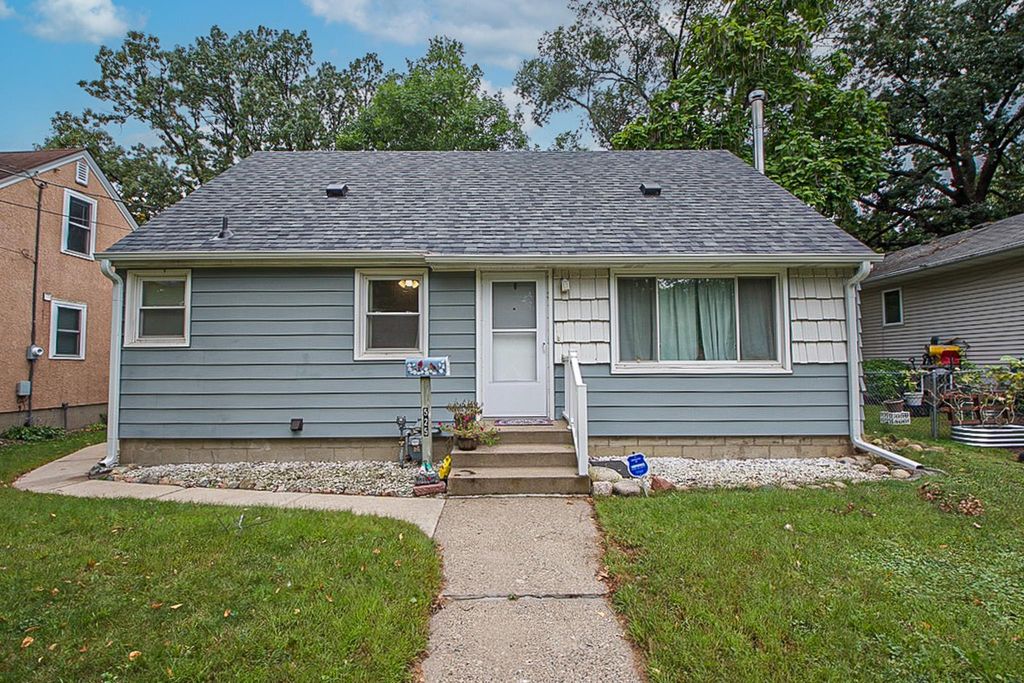 525 4th Avenue NE, Saint Cloud, MN 56304