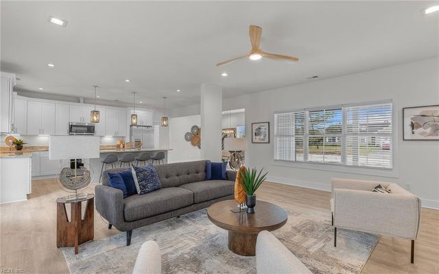 1146 Lindale DR, Chesapeake, VA 23320