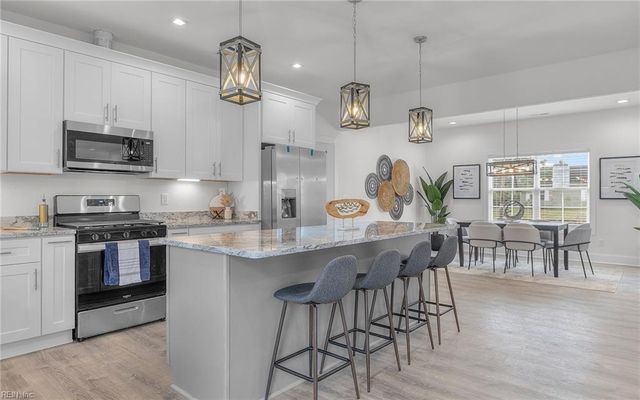 1146 Lindale DR, Chesapeake, VA 23320