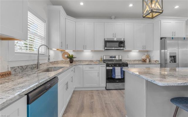 1146 Lindale DR, Chesapeake, VA 23320