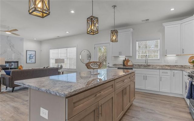 1146 Lindale DR, Chesapeake, VA 23320