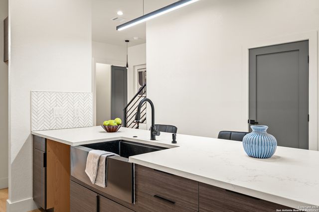 257 E Baylor, San Antonio, TX 78204
