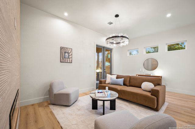 257 E Baylor, San Antonio, TX 78204