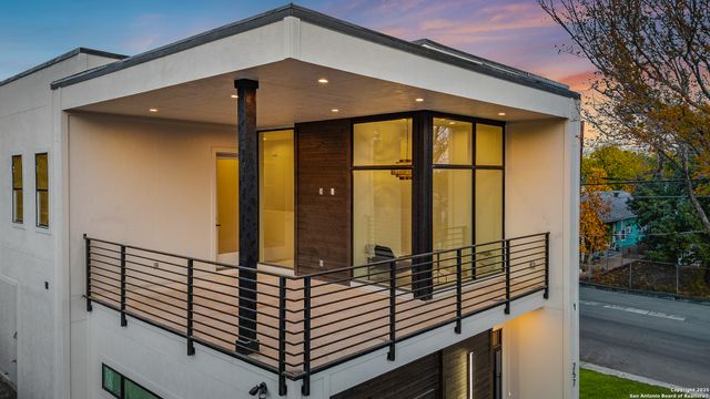 257 E Baylor, San Antonio, TX 78204