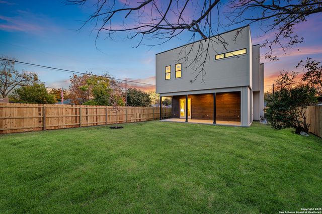 257 E Baylor, San Antonio, TX 78204